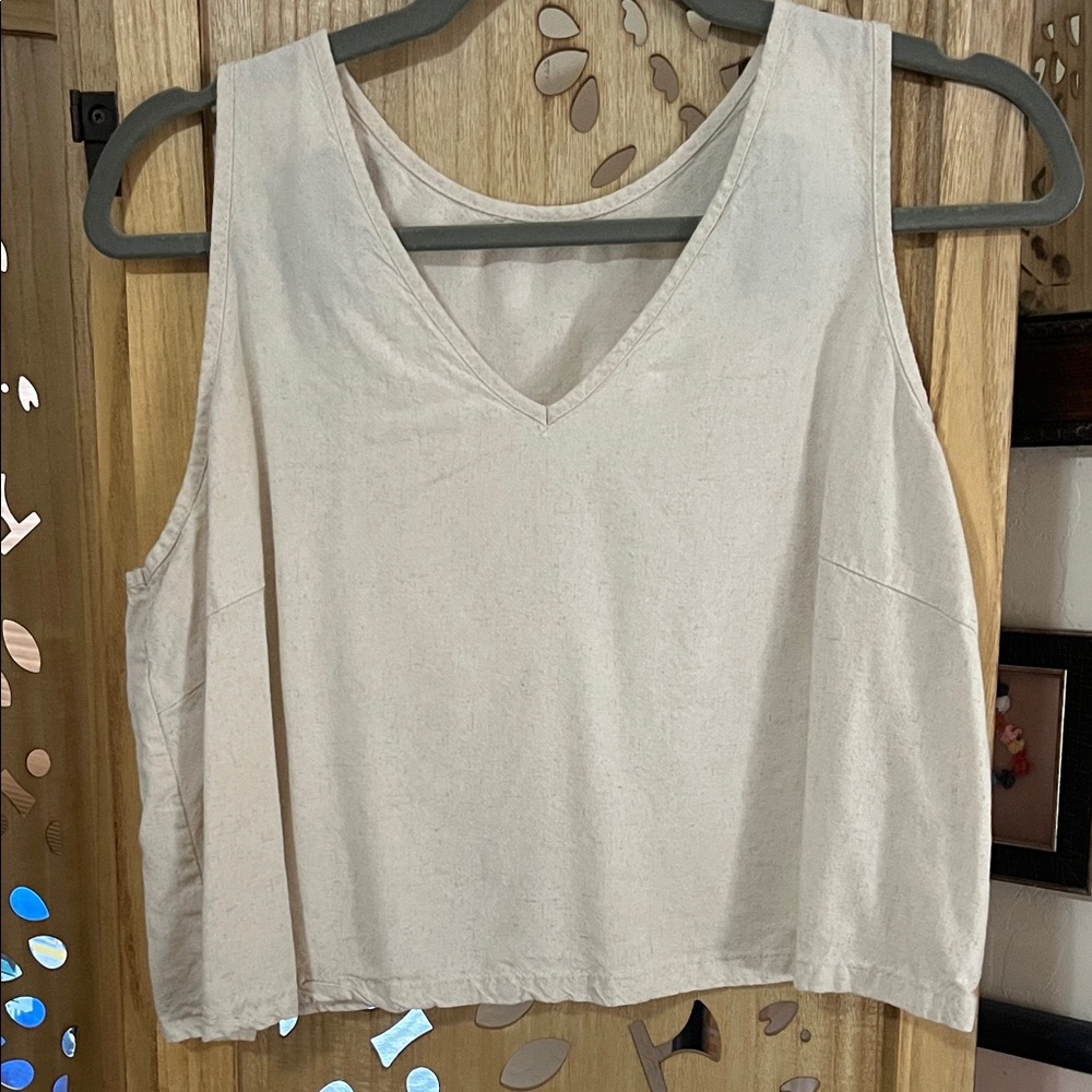Women's Cream Linen v-neck cropped tank top